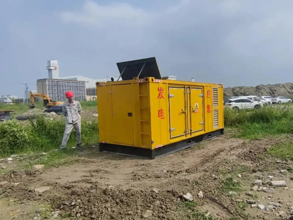 东英镇200KW柴油发电机机组每小时的油耗量受哪些因素影响？