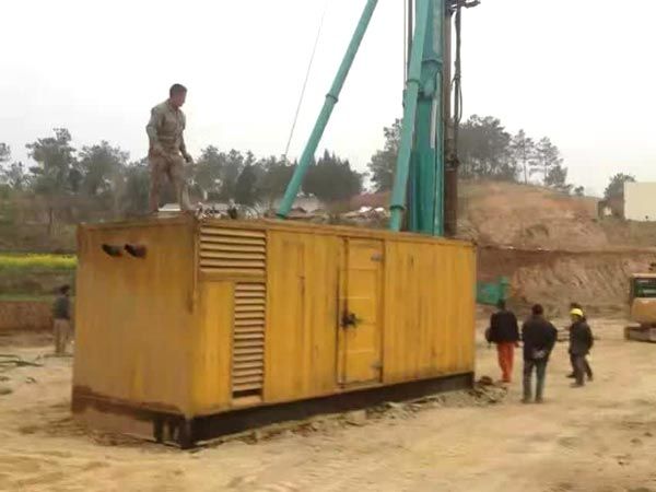 东英镇如何判断水冷式机油散热器密封件是否需要更换?